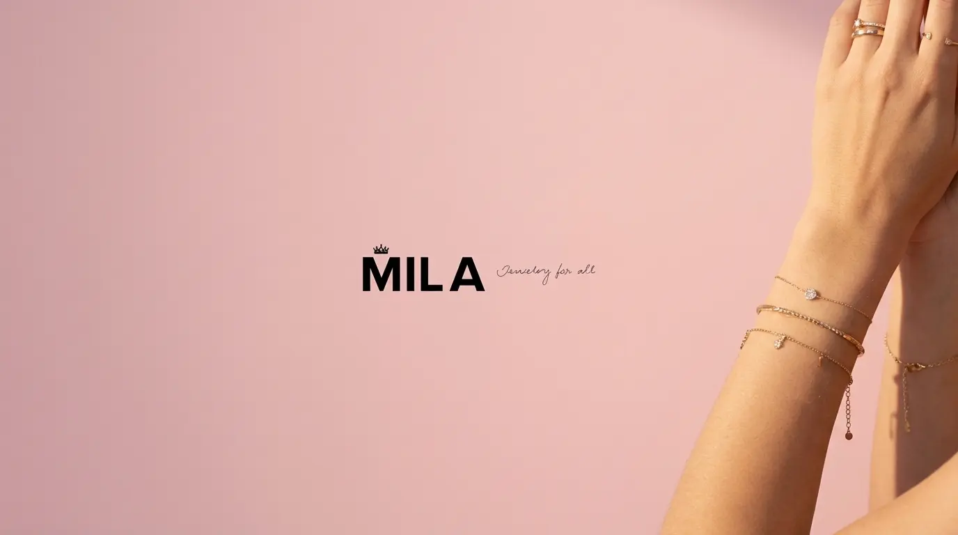 Joyería MILA, marca de joyería femenina con pulseras y anillos sobre fondo rosado